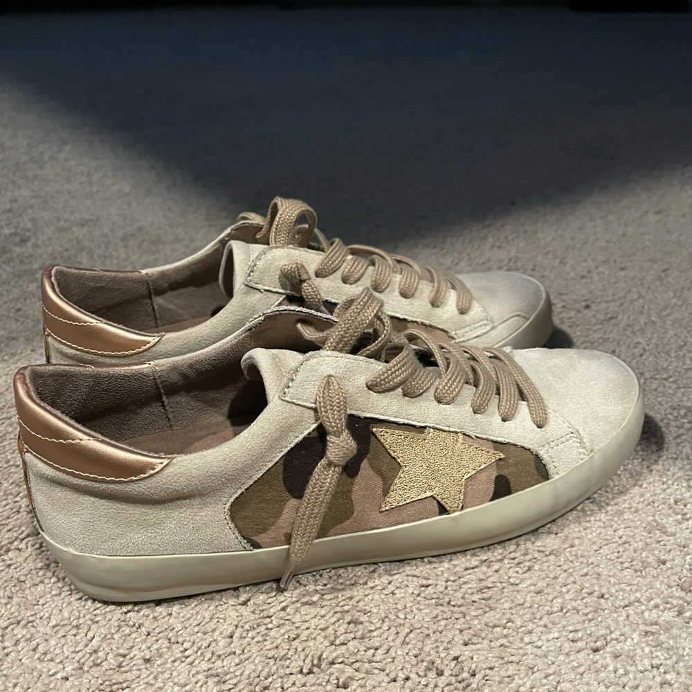 Star sneakers